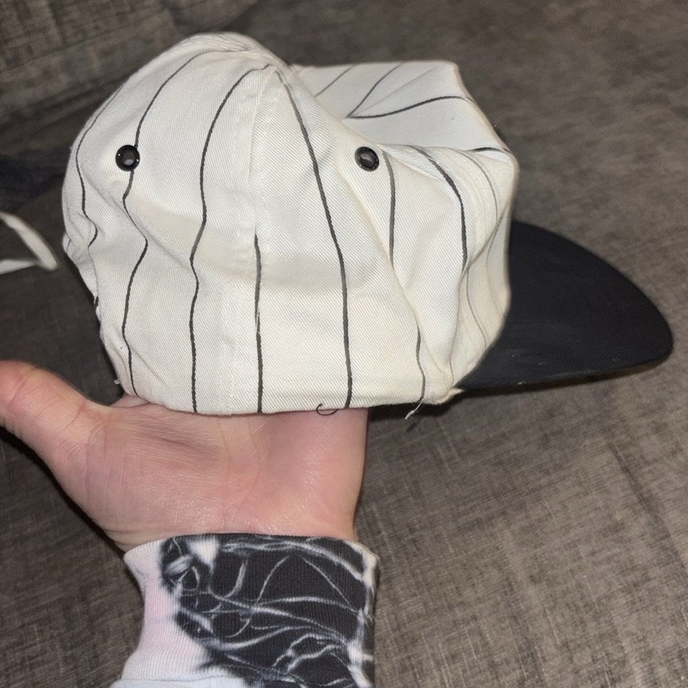 CAT fitted hat - Picture 6 of 6